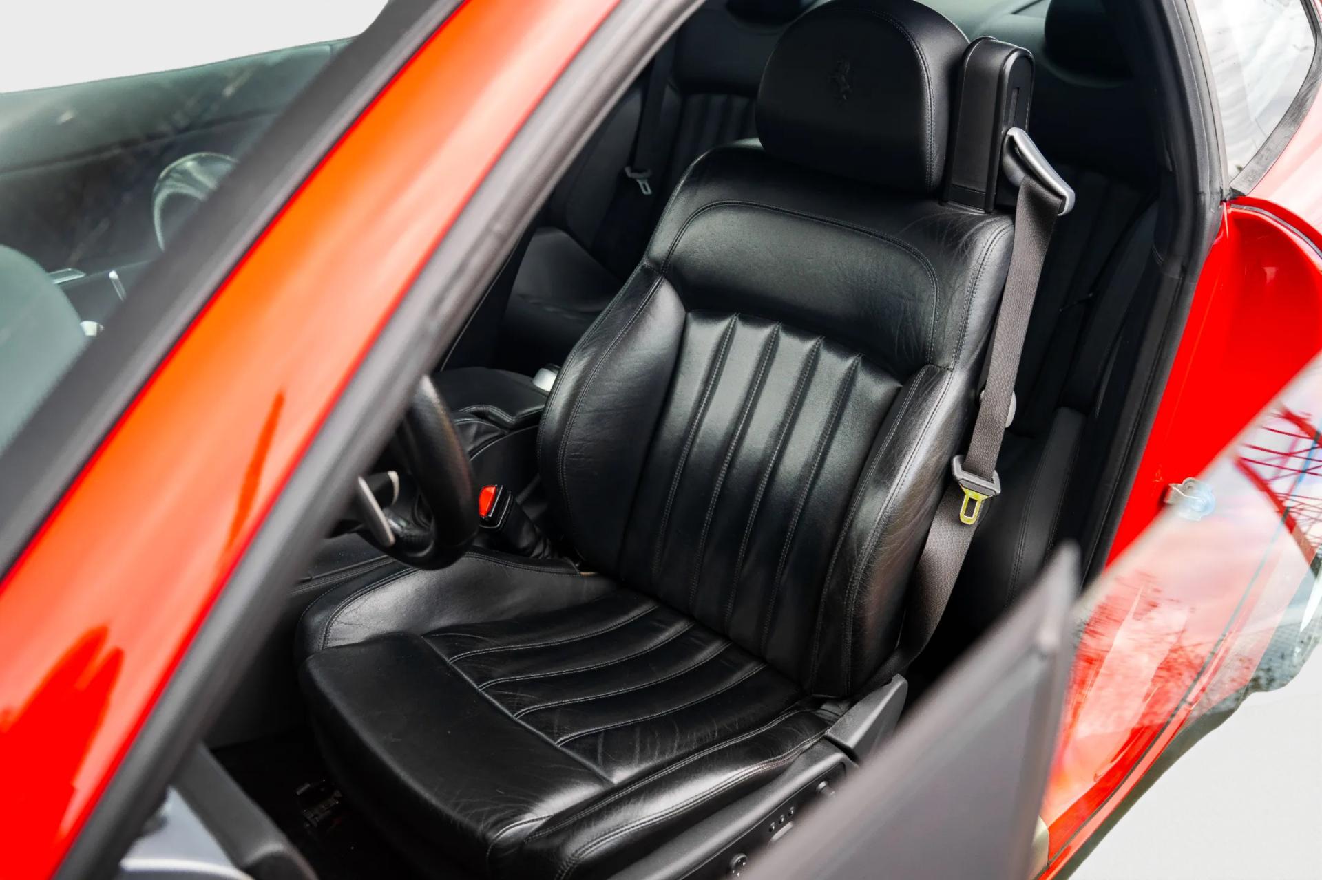 612-14481156-Ferrari-11