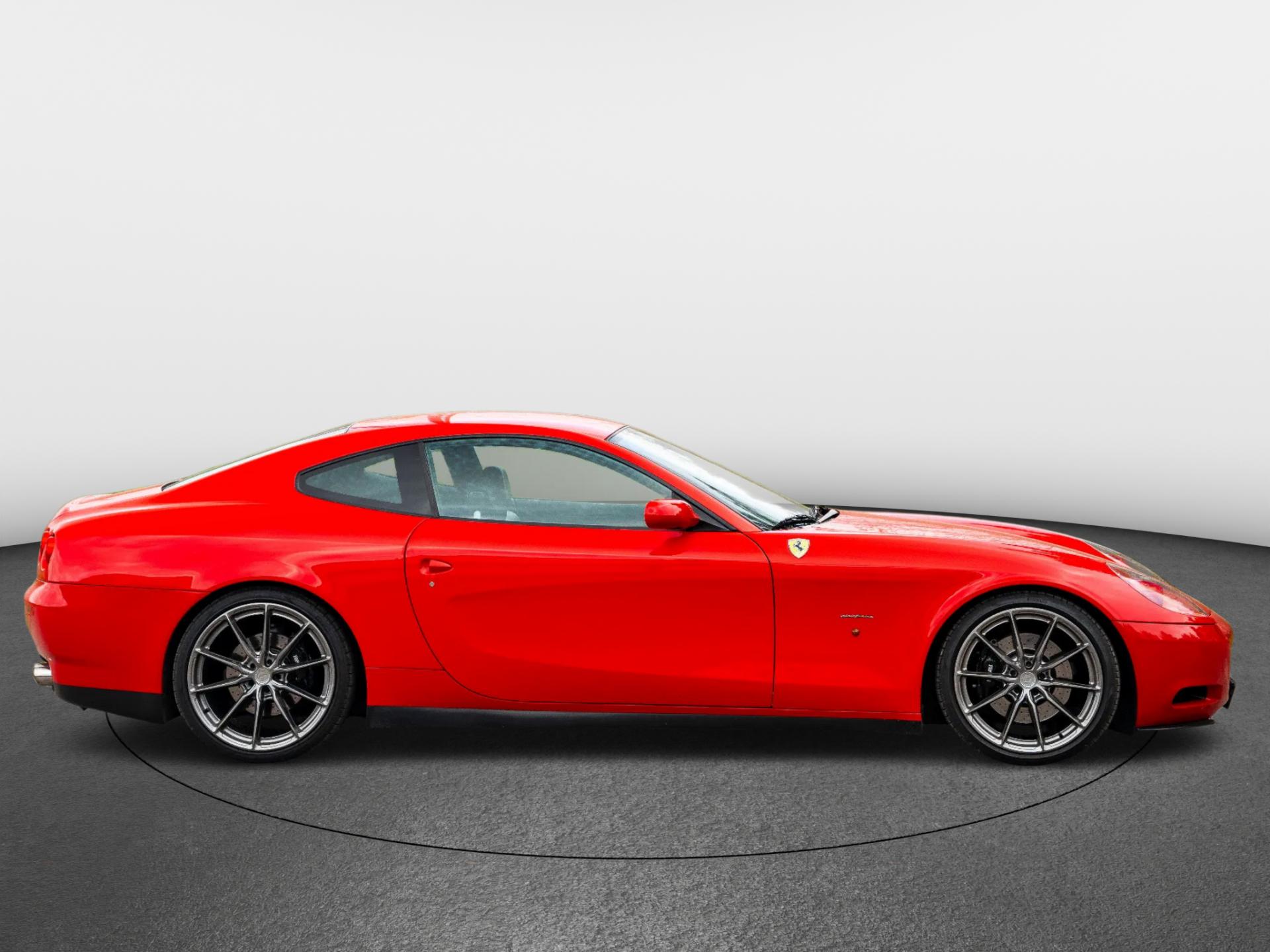 612-14481156-Ferrari-4