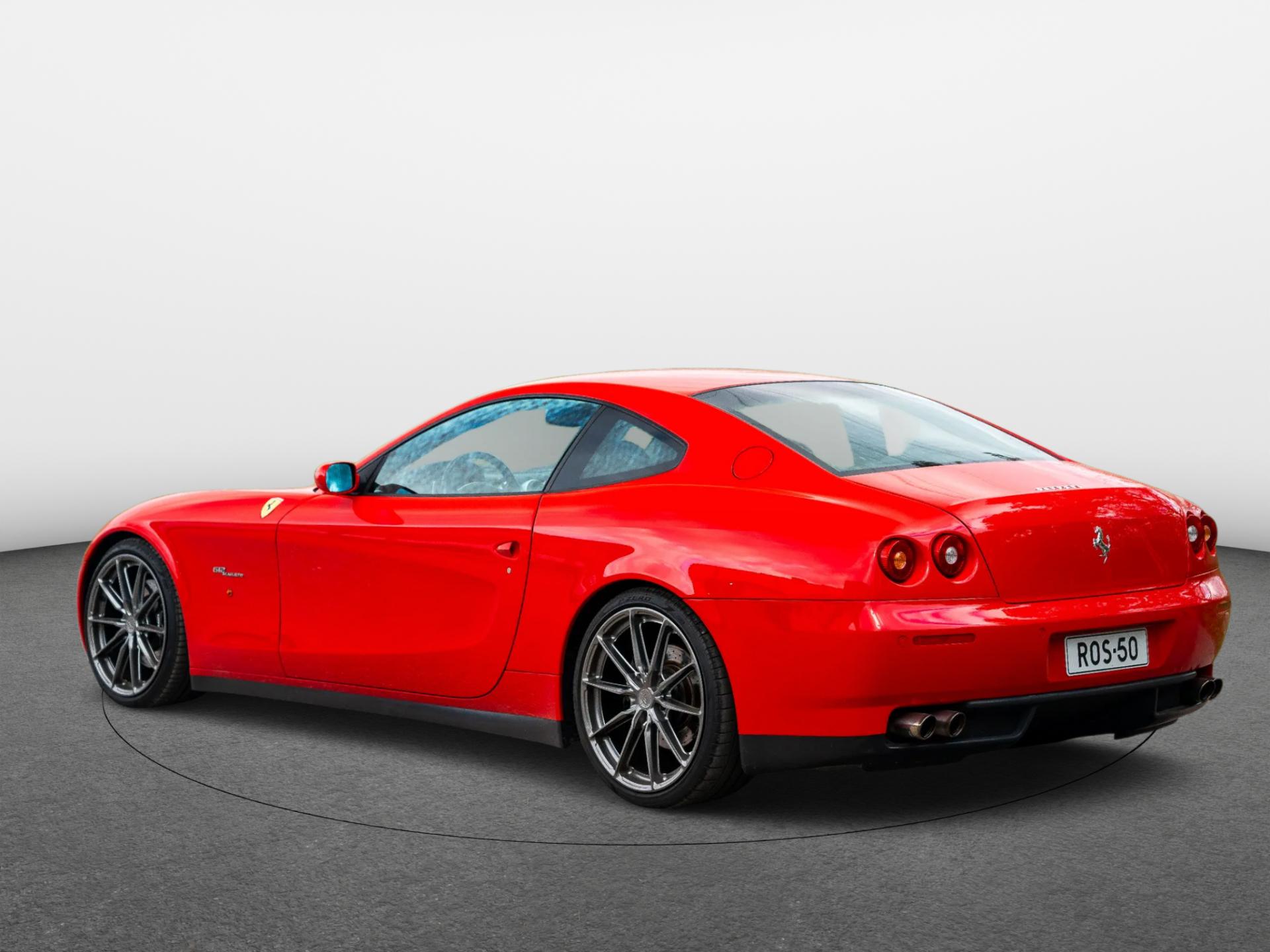 612-14481156-Ferrari-1