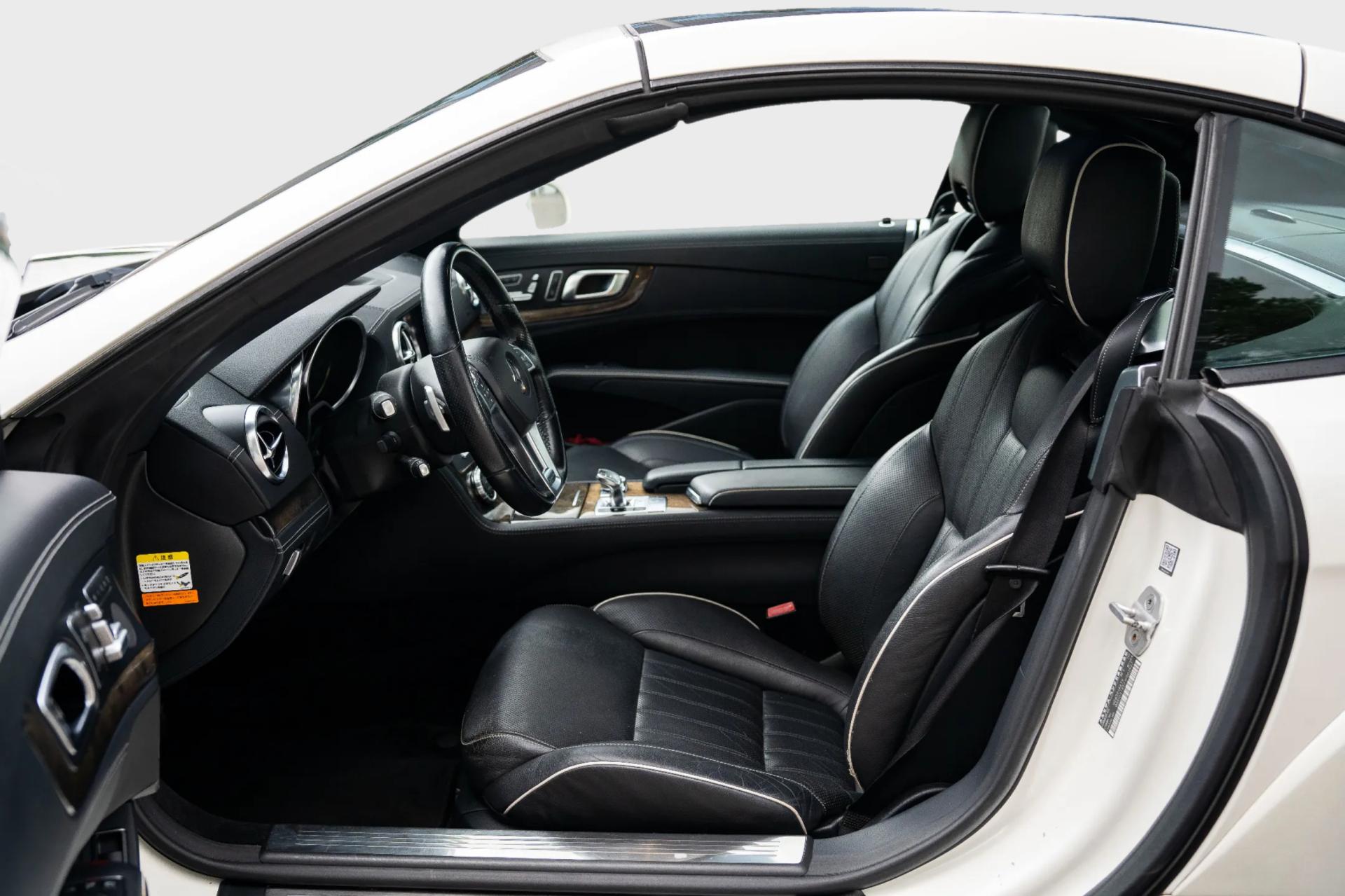 SL-15237606-Mercedes-Benz-6