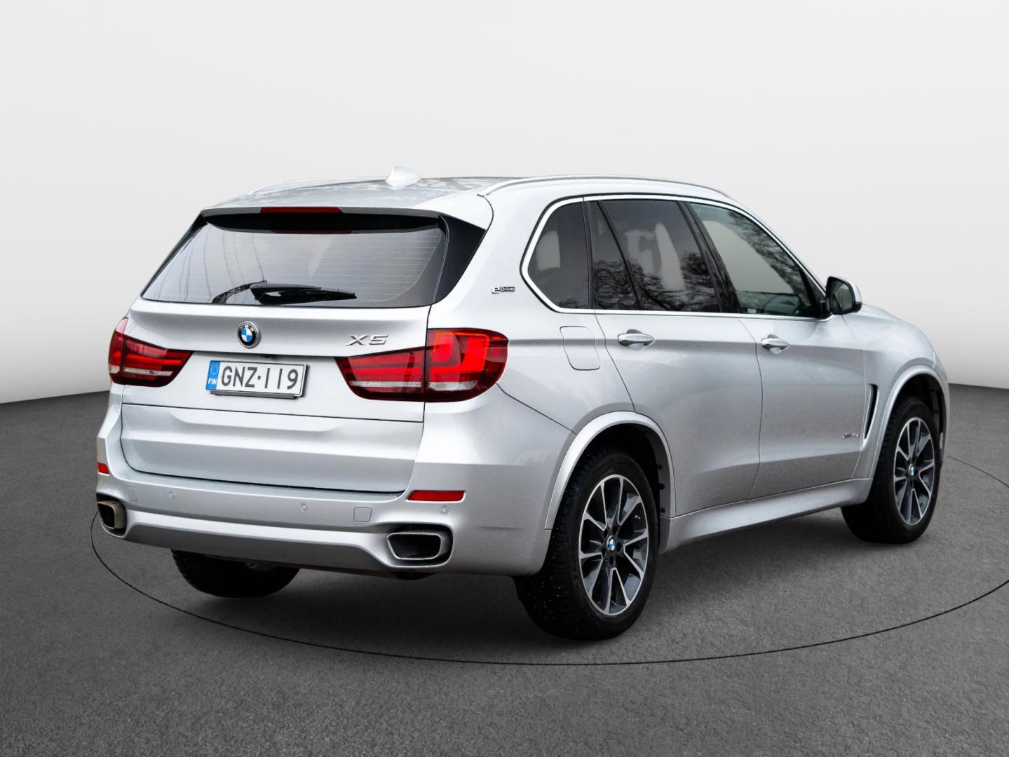 X5-15465471-BMW-4