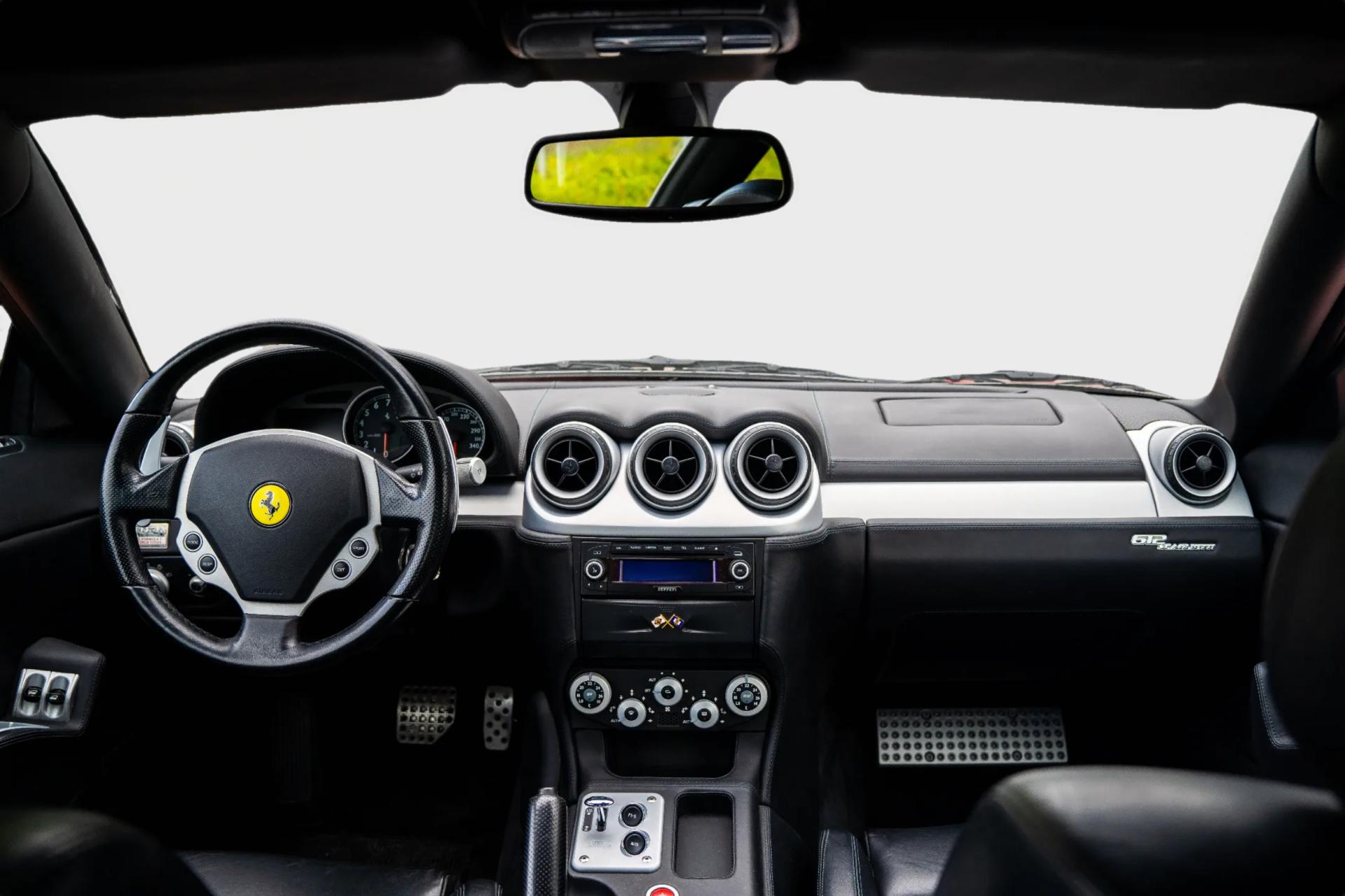 612-14481156-Ferrari-12