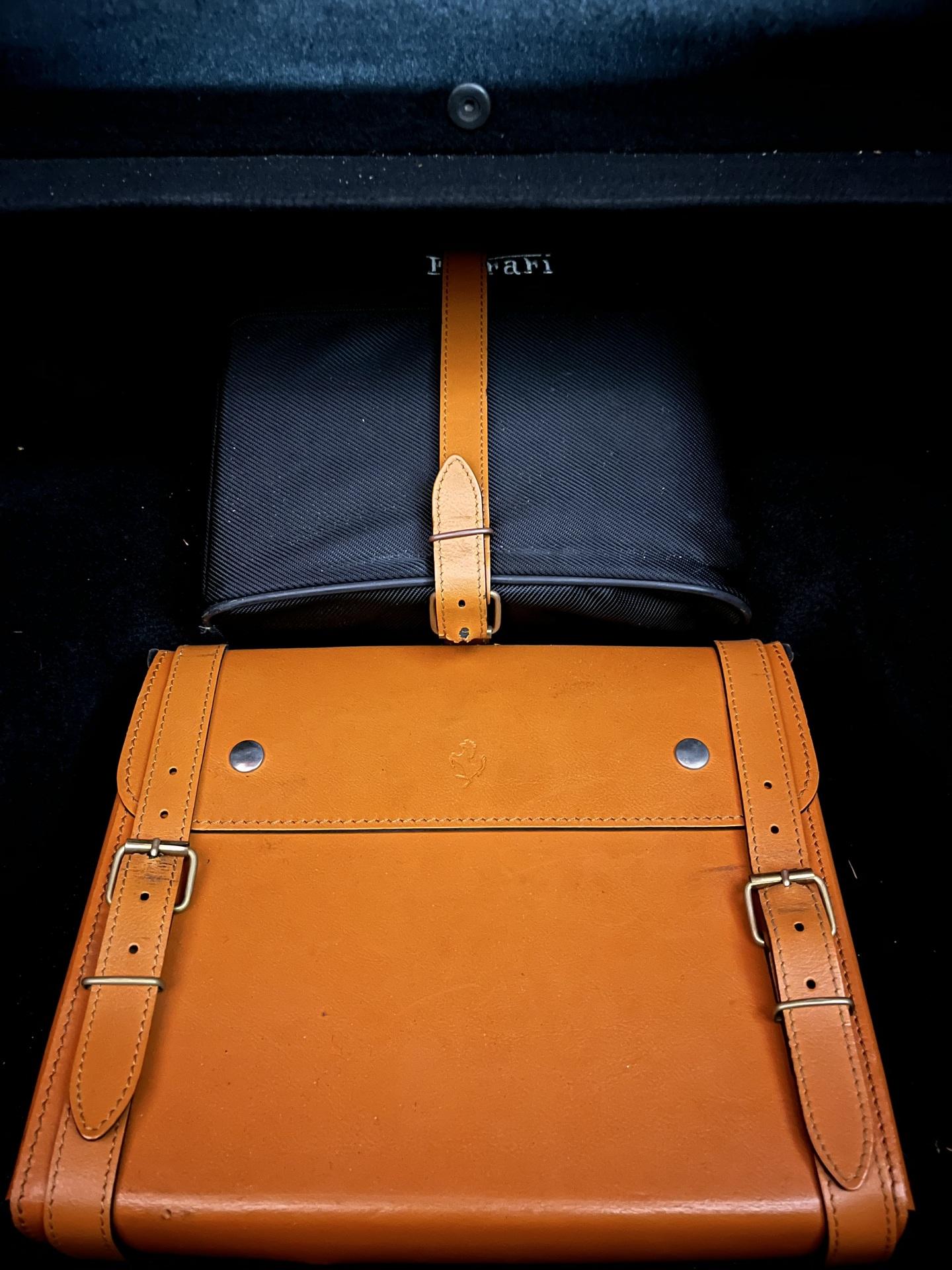 612-14481156-Ferrari-28