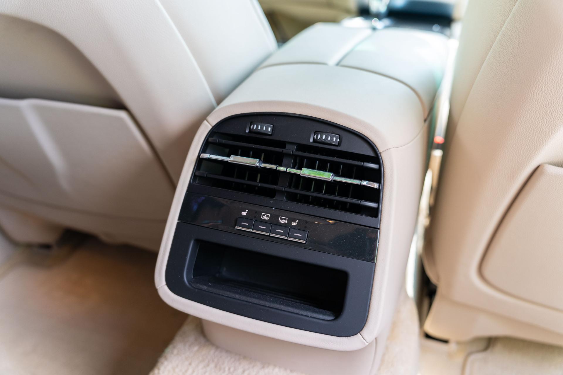 Quattroporte-15101050-Maserati-24