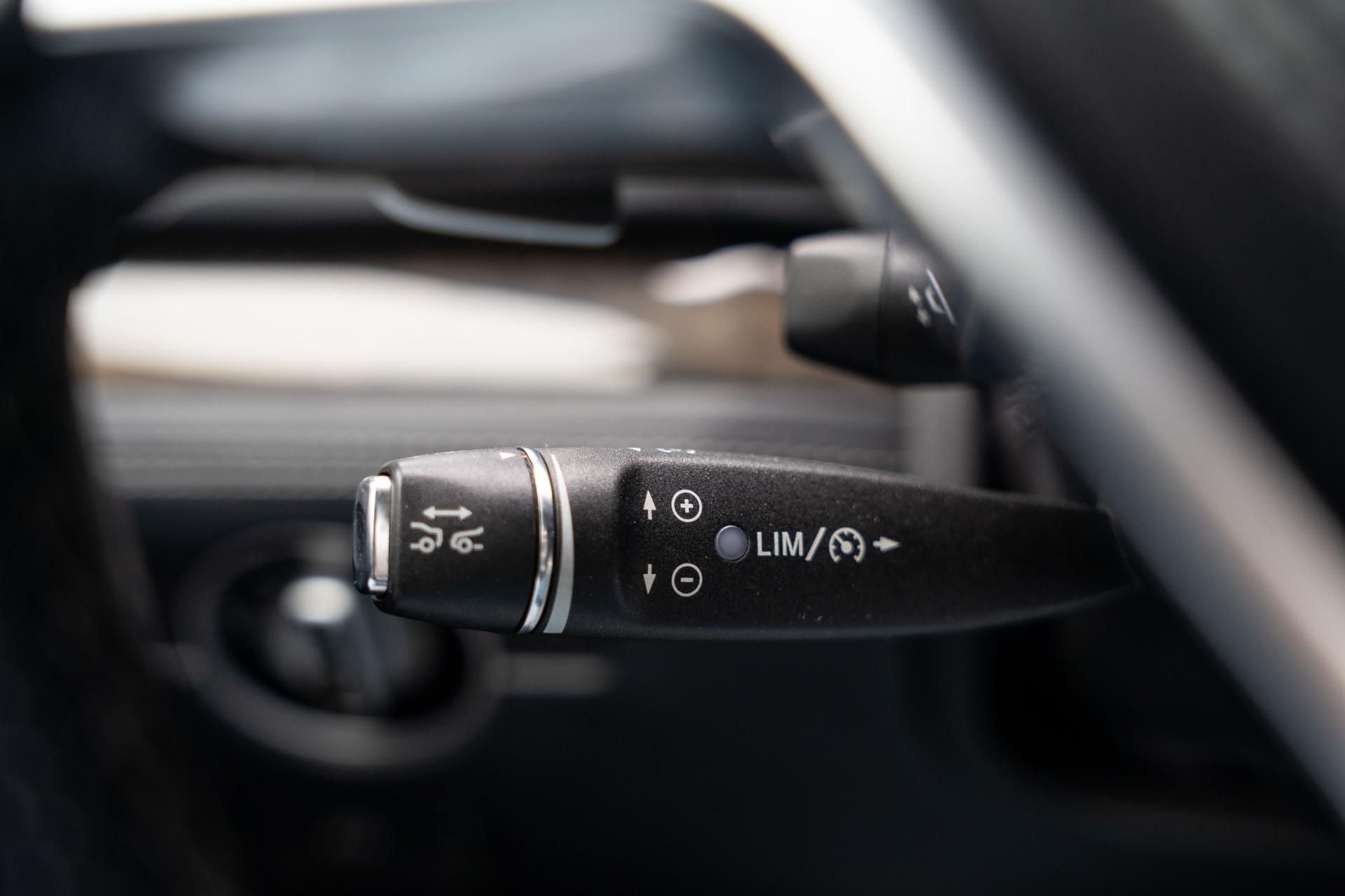 SL-15237606-Mercedes-Benz-11