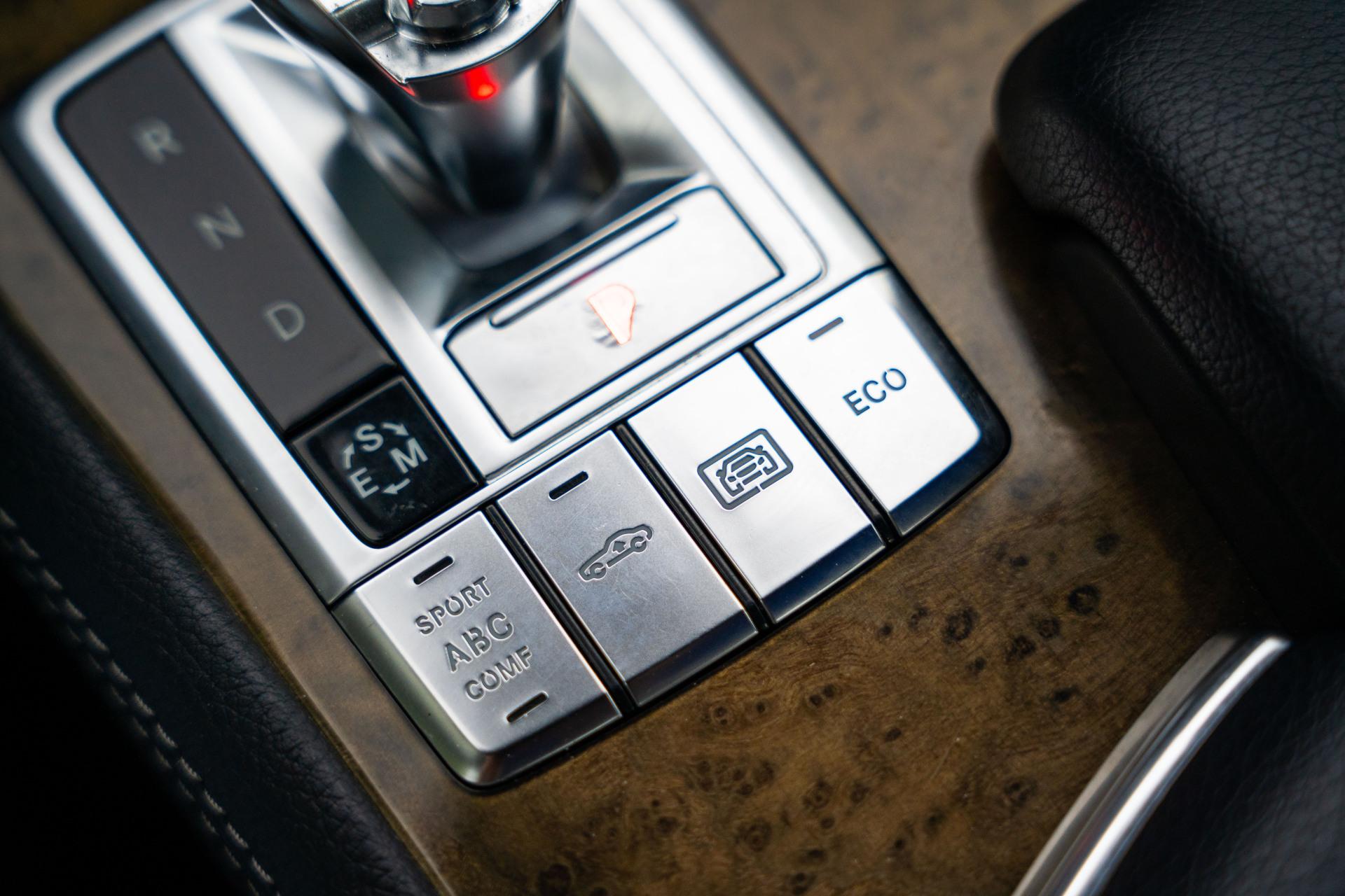 SL-15237606-Mercedes-Benz-27